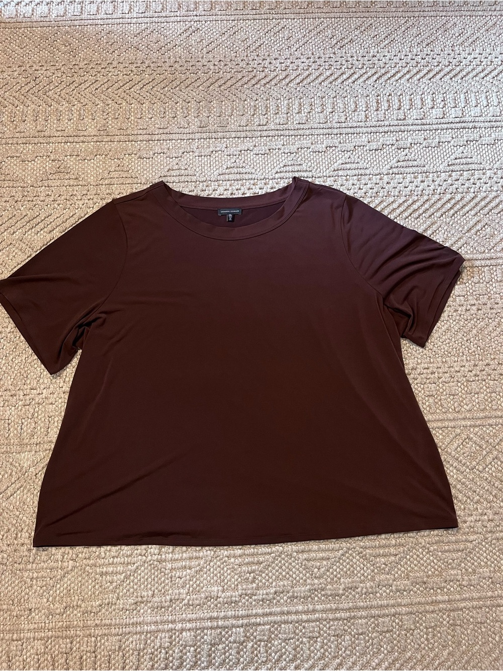 Universal Standard Tee - Picture 4 of 4